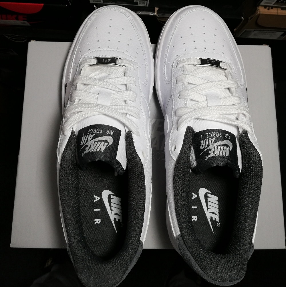 NIKE AIR FORCE1 "WHITTE-CARBON BLACK-GREY WOMEN'S US SIZE 7.5 BRAND NEW IN BOX - Picture 5 of 12